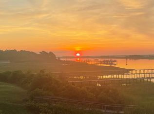 208 Kings Landing Ct, Hampstead, NC 28443