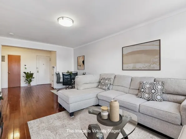 67-12 Yellowstone Boulevard image 4 of 13