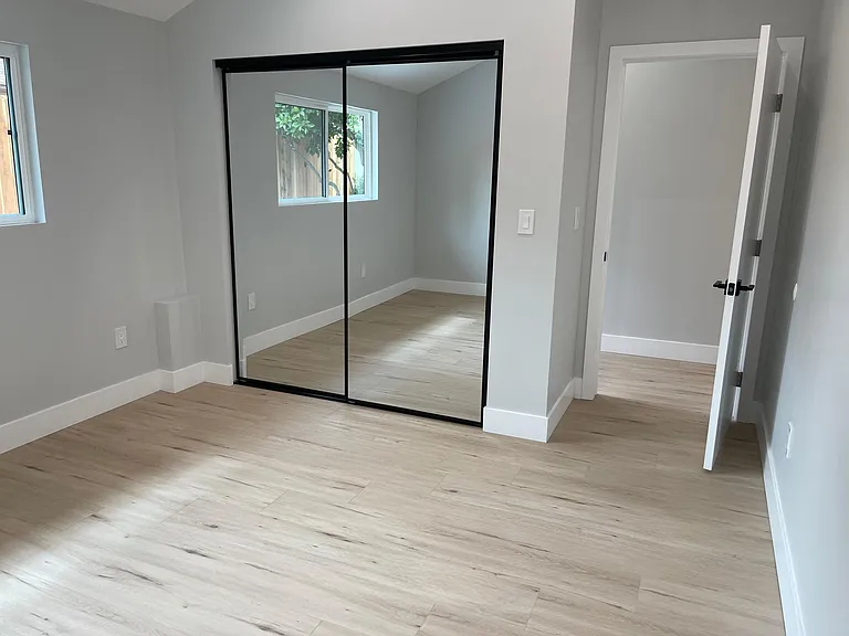 4635 Kraft Ave — Photo 29