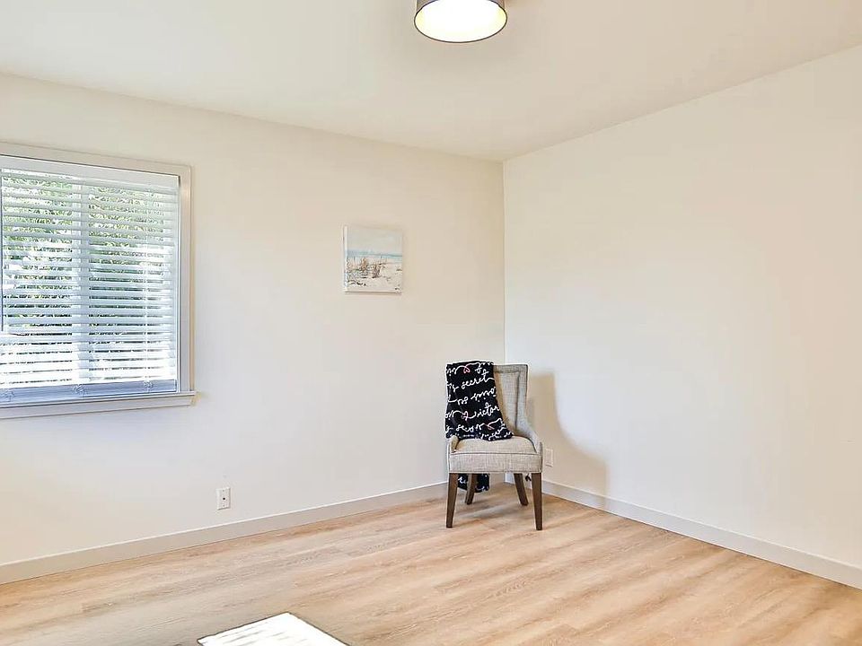 1st image of 460 E Maude Ave #4A