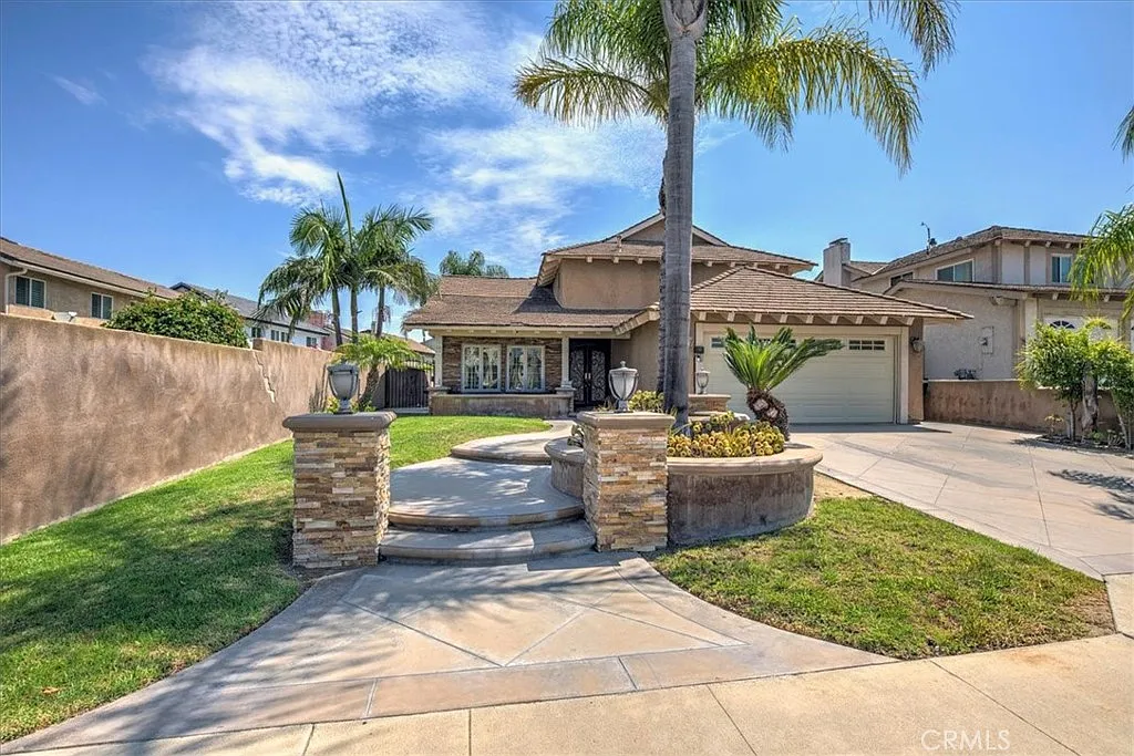 4 bed, 2166 sqft, $5,700 — Photo 1