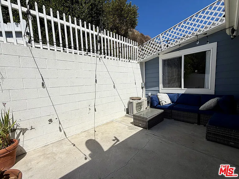 3950 Las Flores Canyon Rd — Photo 6