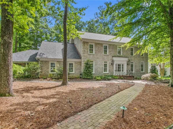 402 Parkmont Dr, Greensboro, NC 27408