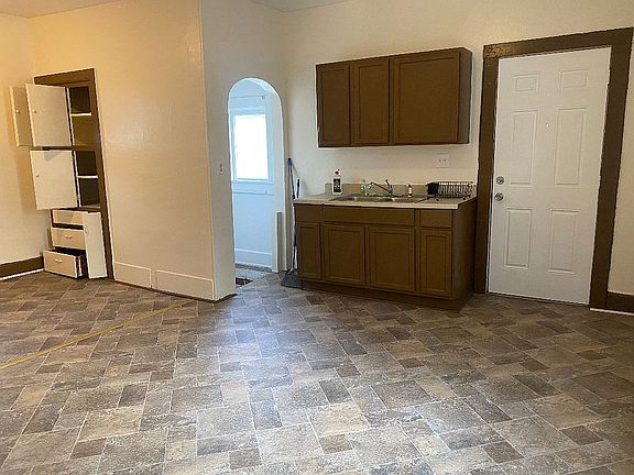 3rd image of 1106 Page St