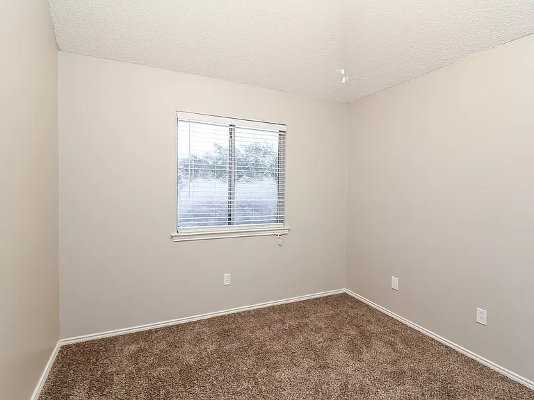 8440 Auburn Dr — Photo 11