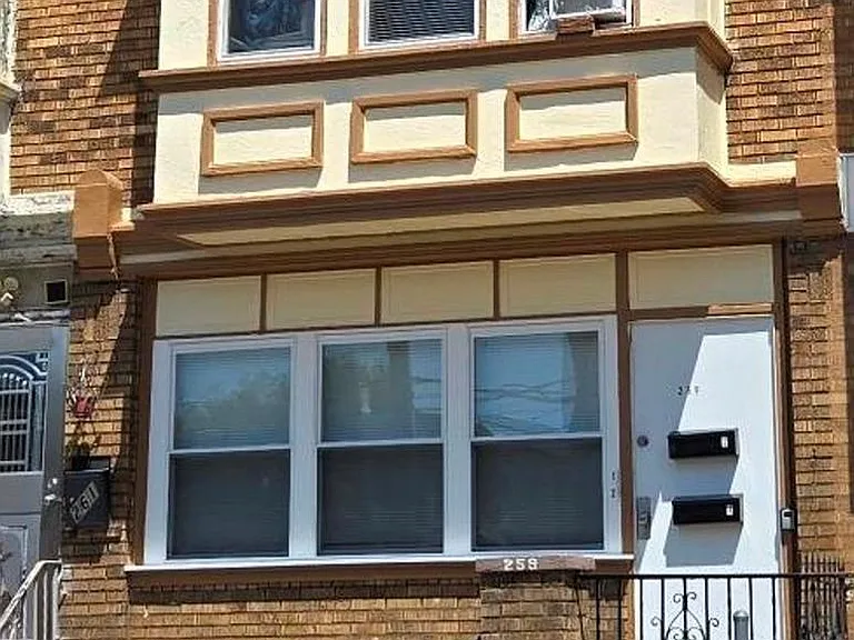 259 W Ruscomb St #1 — Photo 2