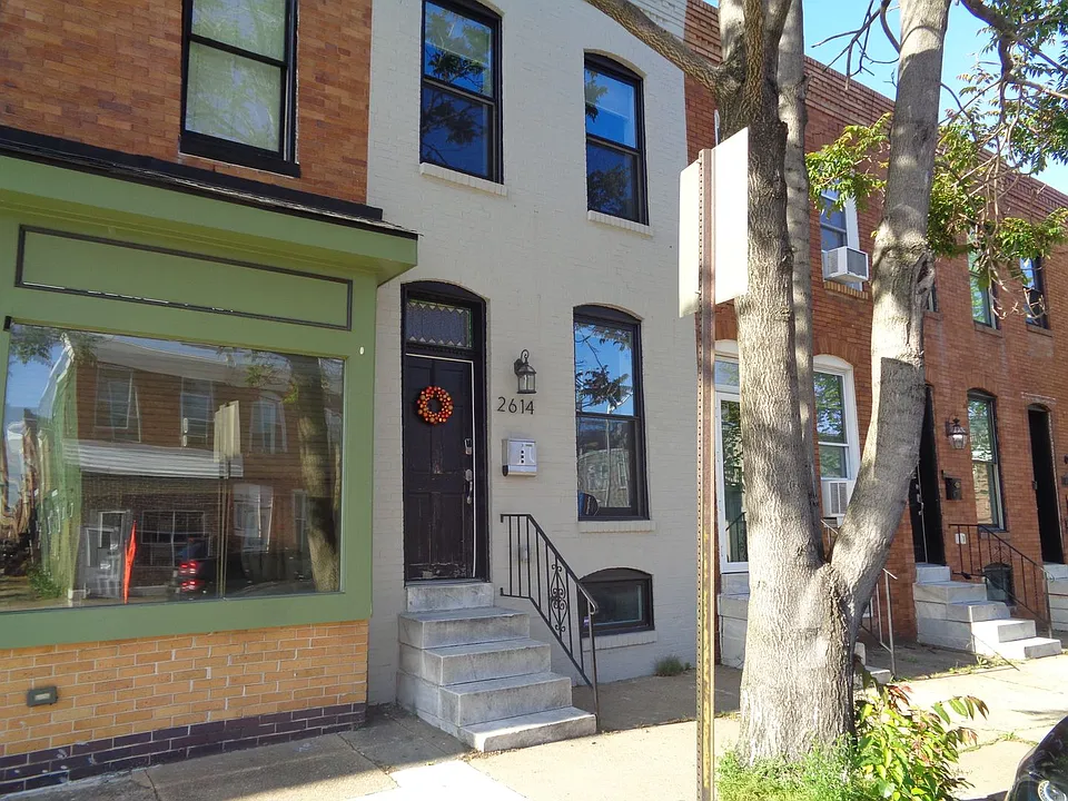 2614 Fleet St