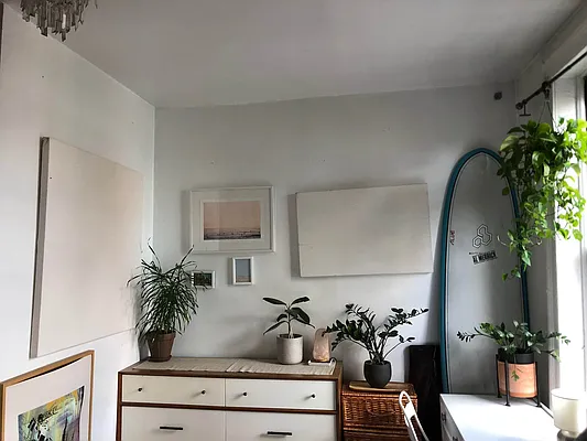 Rented by Delmark Realty LLC | media 31