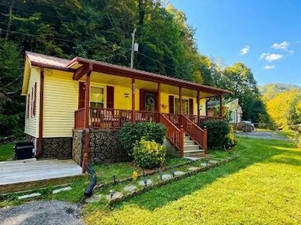 6336 Deskins Rd, Vansant, VA 24656