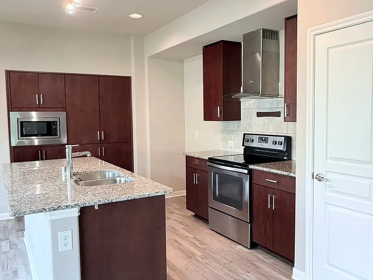 443 Hayes St — Photo 5