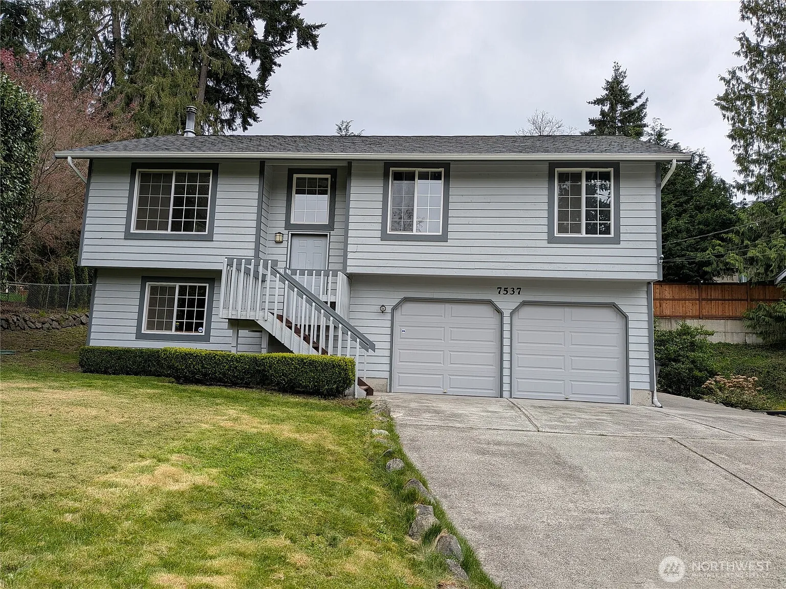 7537 NE Beachwood Avenue photo 1