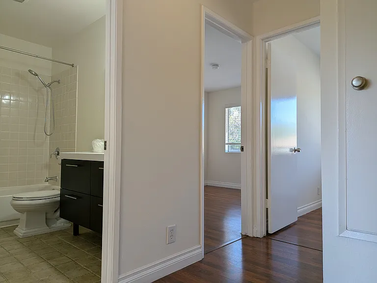 2284 Shady Hills Dr — Photo 16