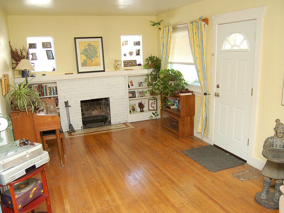 2nd image of 352 E Westminster Ave