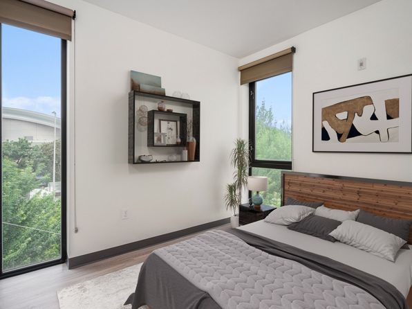 105 NE Multnomah St #1165197