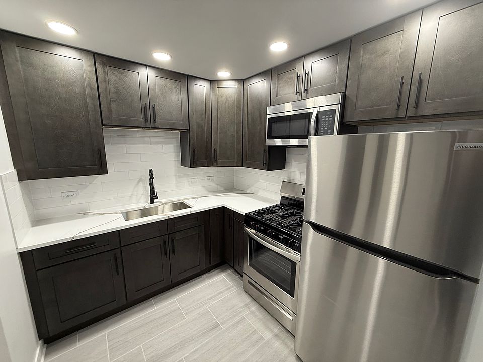 1st image of 6435 S Sayre Ave APT 8