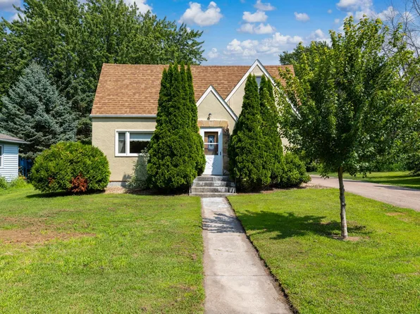 503 Elm St N, Belle Plaine, MN 56011