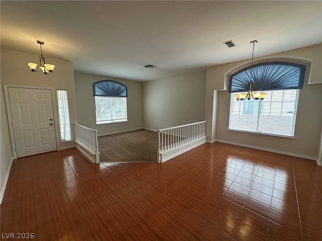 4 bed, 2.5 bath, 2347 sqft, $2,495 — Photo 3