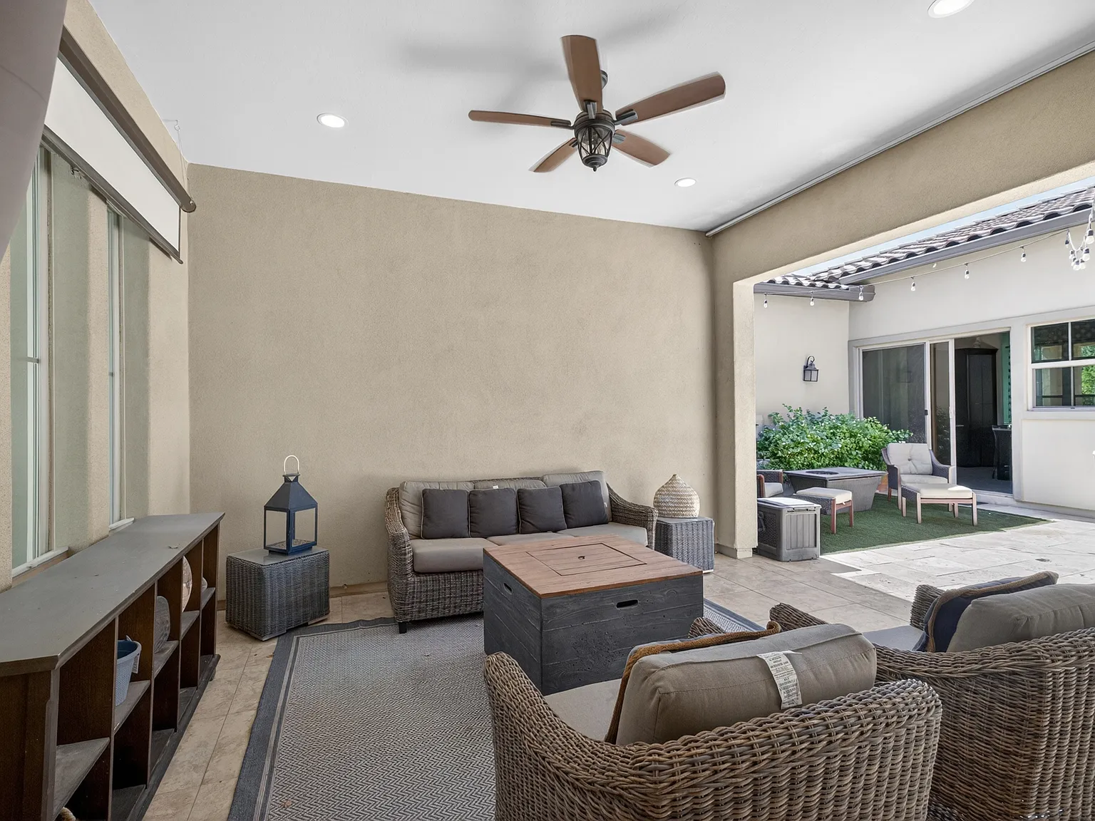 4 bed, 3650 sqft, $4,150 — Photo 2
