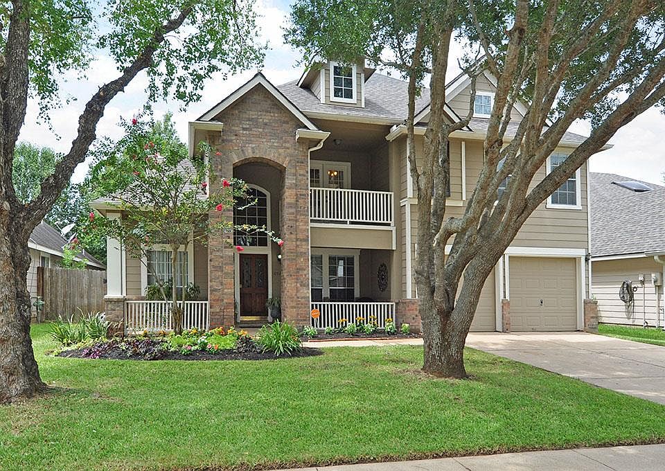 1st image of 10527 Village Lake Dr