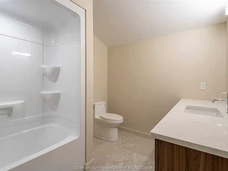 430 Indian Creek Rd W — Photo 34