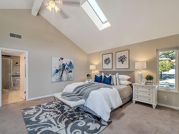 4th image of 268 Clareview Ct