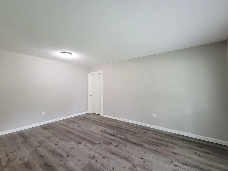 5606 Willow Glen Dr — Photo 6