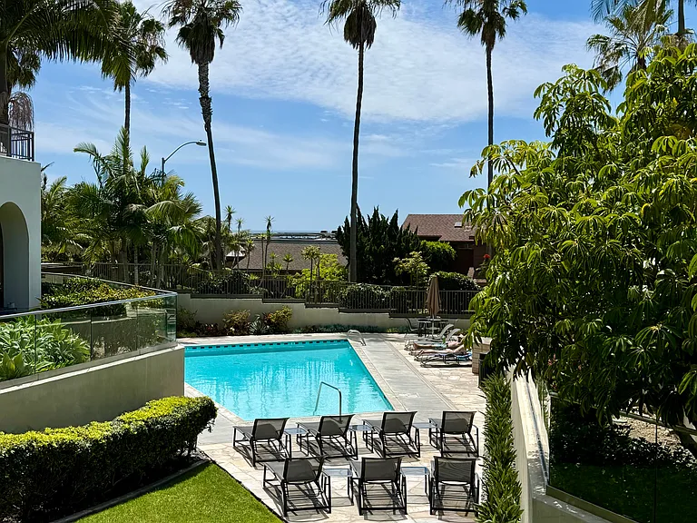 Seahaus pool area