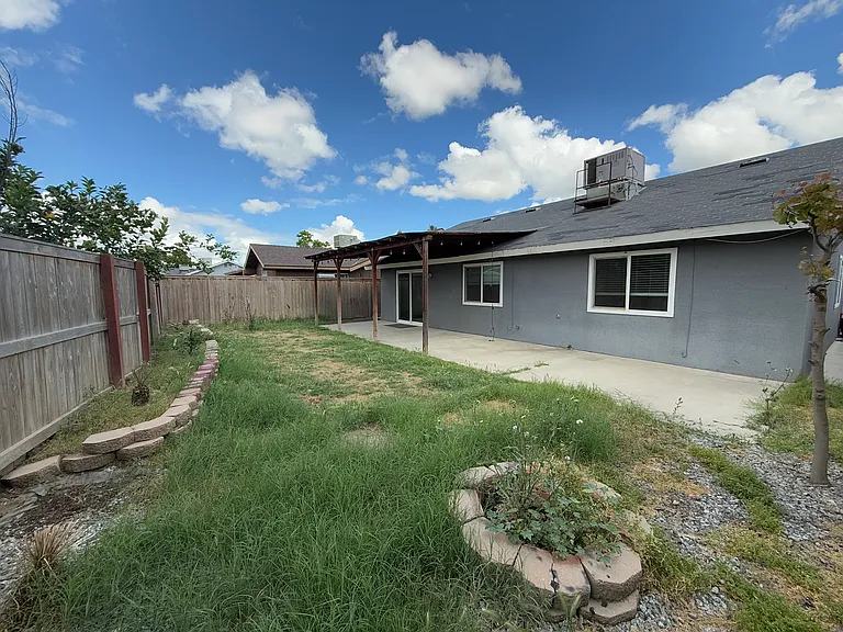 711 W Robin Ave — Photo 11