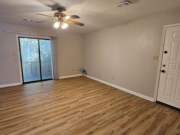 5th image of 3687 Donovan Dr #B