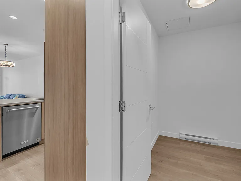 707 Como Lake Ave #212 — Photo 14