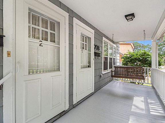3rd image of 708 Pauline Blvd