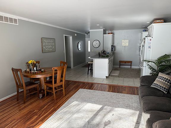 4th image of 104 E Gatehouse Dr
