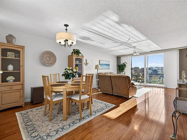7625 Sun Island Dr S #207 — Photo 9
