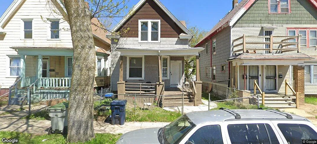 2 bed, $895 — Photo 1