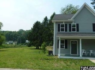 99 Main St, Felton, PA 17322