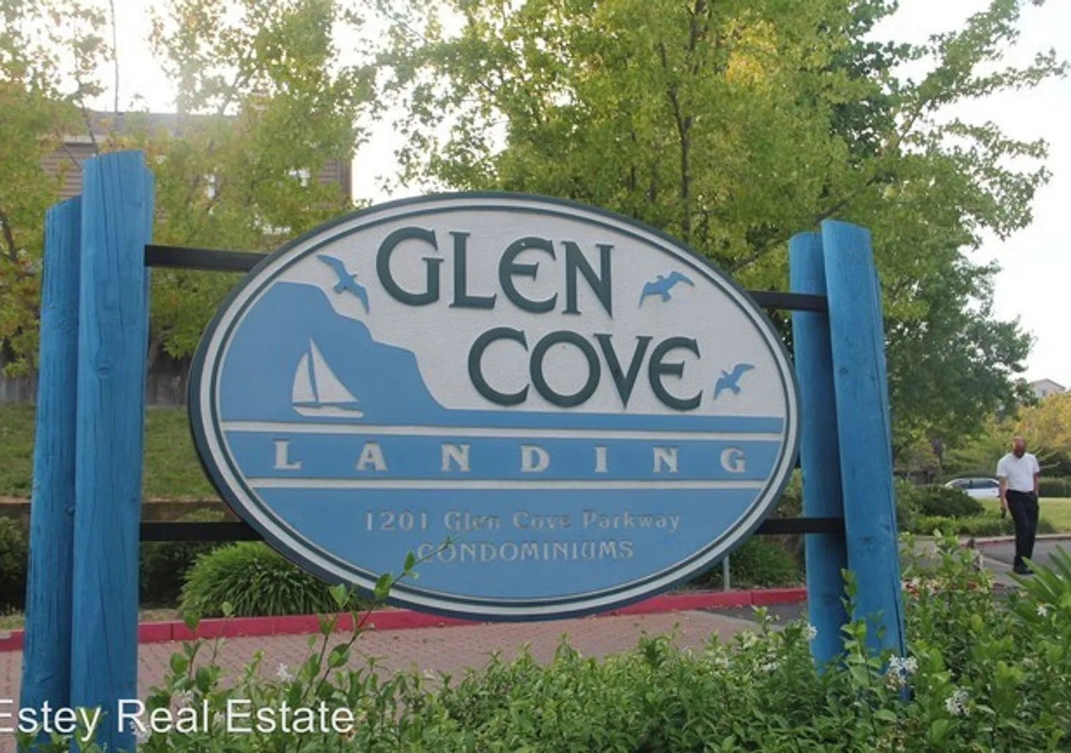 Glen Cove Landing, Move in Rent credit — Photo 3