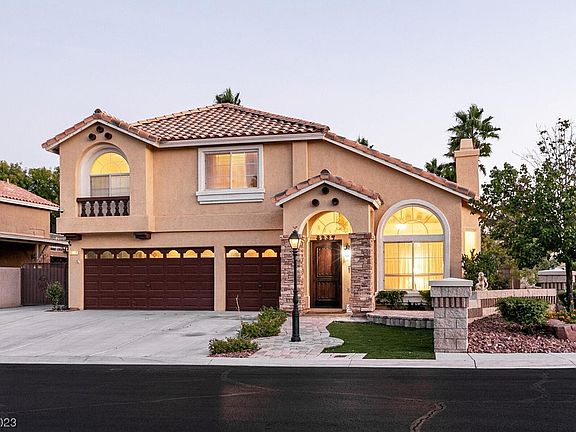 3rd image of 8237 Mountain Heather Ct