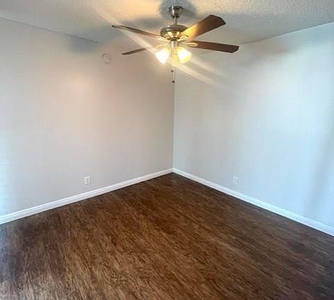 5th image of 11 S Termino Ave APT 306