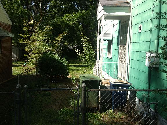Left side door entrance