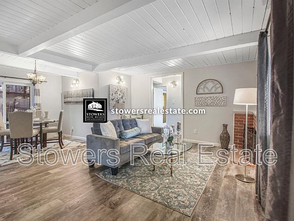 3rd image of 2073 Overhill Rd