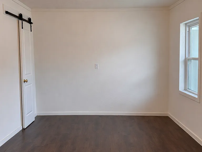 Alvin Apartments — Photo 20