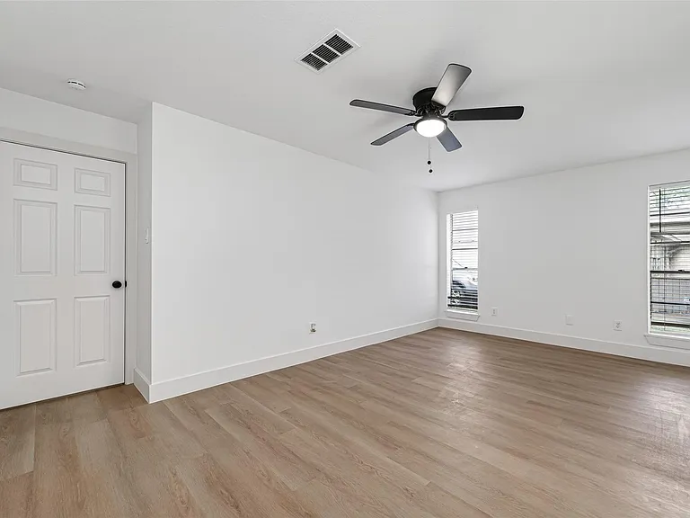 1834 Shadow Rock Dr — Photo 32