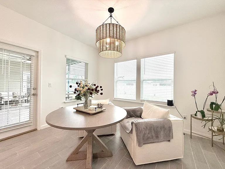 9797 Giada Dr — Photo 14