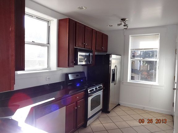 4th image of 2743 W Arthur Ave APT 1