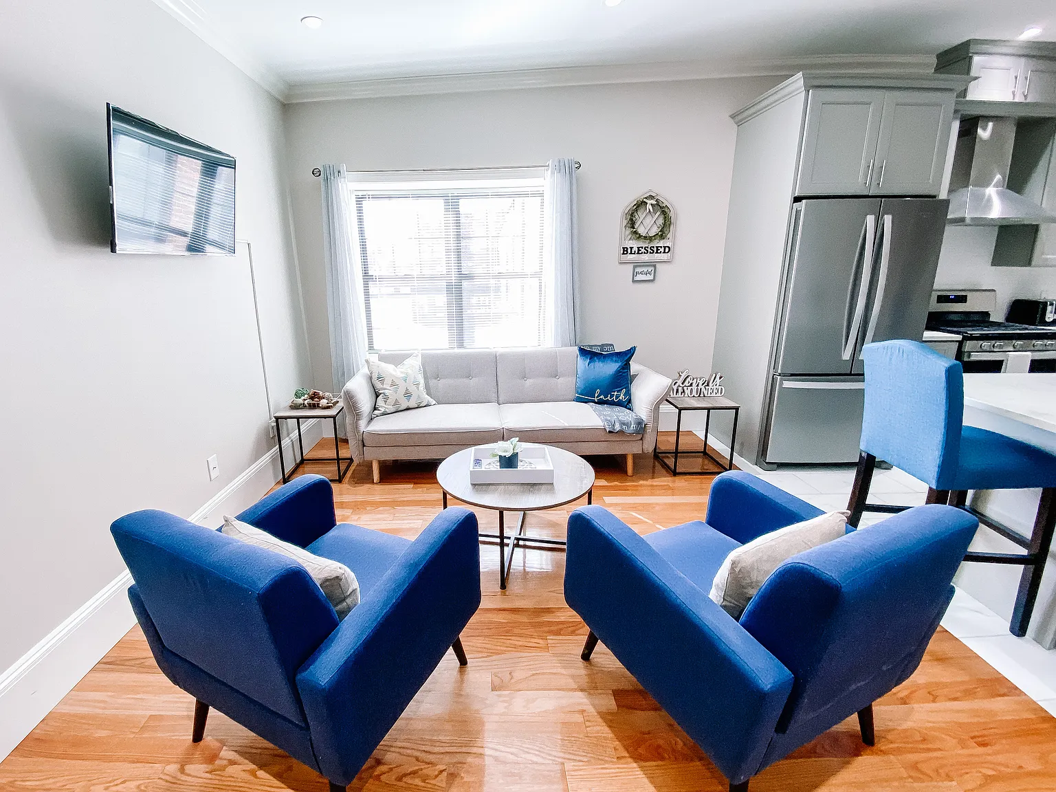 2 bed, 1100 sqft, $3,950 — Photo 4