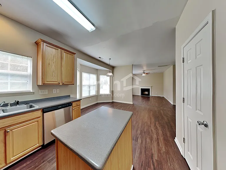 5711 Falkirk Ln — Photo 4
