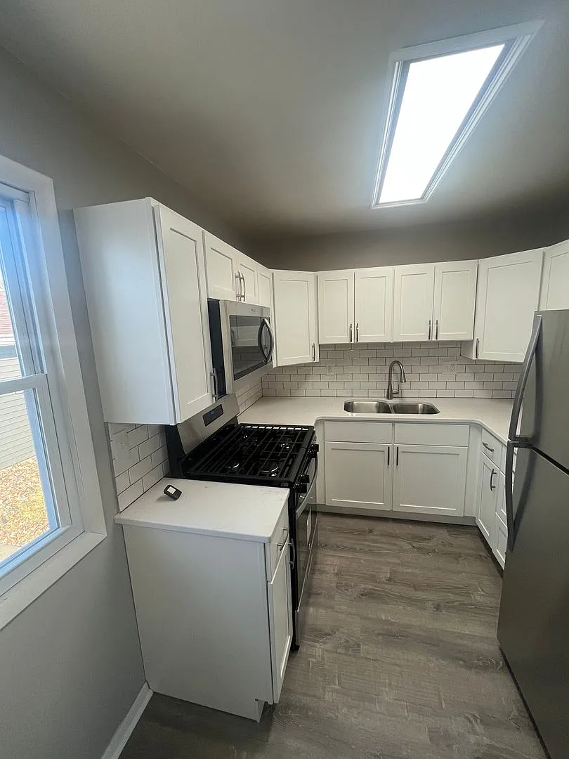 Completely Remodeled 3 Bedroom In Davenport — Photo 4