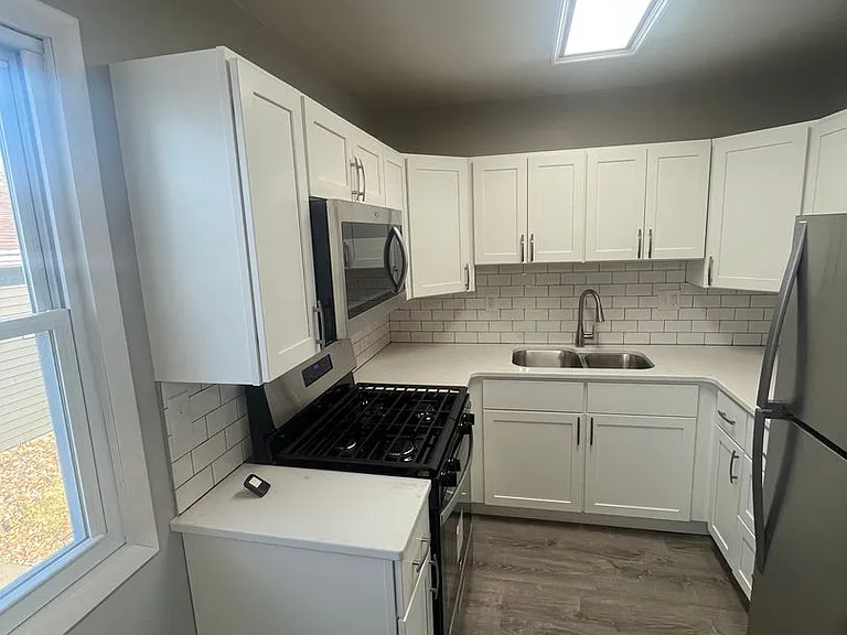 3210 N Marquette St — Photo 4