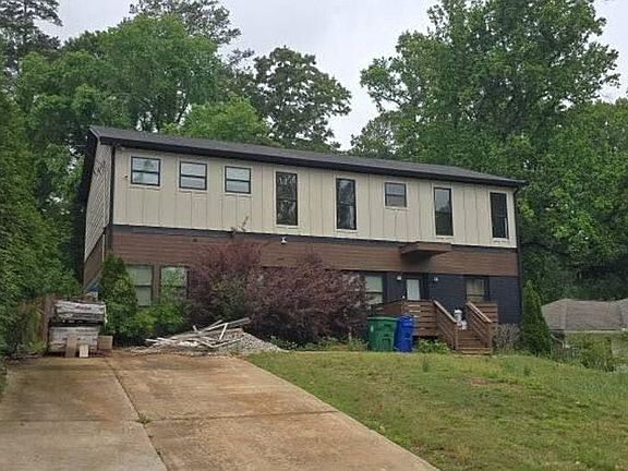 3rd image of 2075 Holly Hill Dr