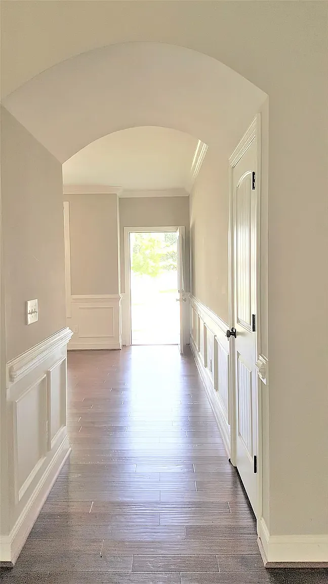 5 bed, 2652 sqft, $2,500 — Photo 2